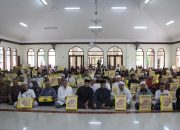 Indahnya Berbagi !! Pondok Pesantren Al Ishlah Bondowoso Bagikan Paket Ta’jil Kurma Ramadhan 1445 H di Wilayah Tapal Kuda