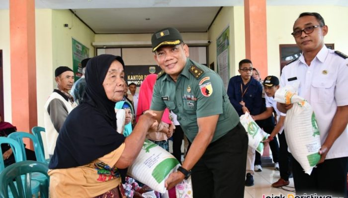 Kasdim 0822 Bondowoso Hadiri Bantuan Pangan Cadangan Beras Bersama Forkopimda