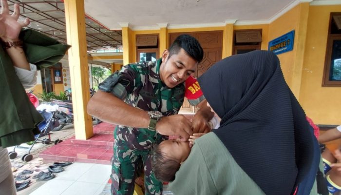 Babinsa Tegalampel Bantu Posyandu Cegah Stunting dan Penyakit Menular