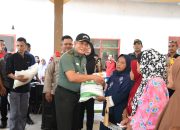Kasdim 0822 Bondowoso Hadir dalam Penyaluran Bantuan Pangan