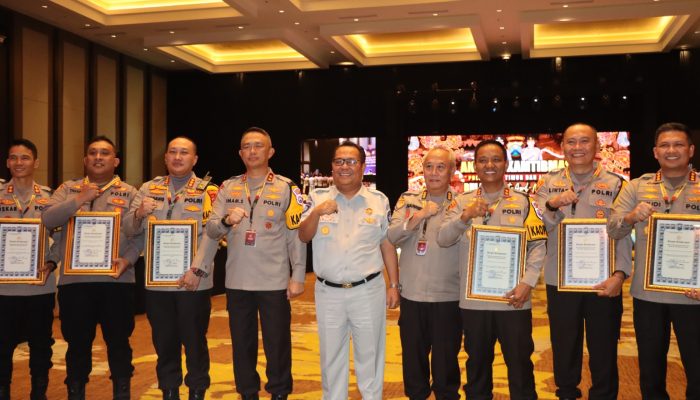 Polres Bondowoso mendapatkan penghargaan the best tema dalam pos Yan ops ketupat Semeru 2024