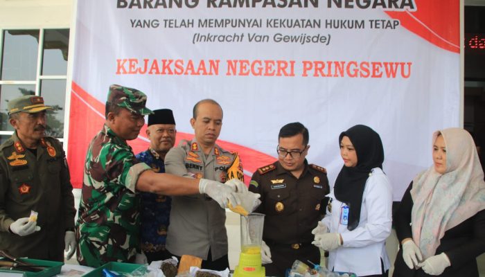 Kapolres Hadiri Pemusnahan Barang Bukti di Kejaksaan Negeri Pringsewu