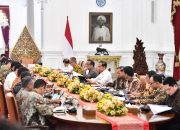 Presiden Joko Widodo Menggelar Rapat Terbatas Persiapan Penyelenggaraan Indonesia-Africa Forum (IAF) di Provinsi Bali