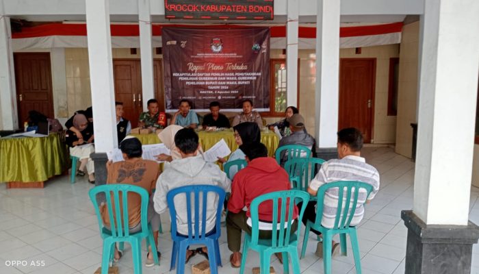 Babinsa Koramil 0822/03 Bondowoso Hadiri Rapat Pleno Terbuka Rekapitulasi Daftar Pemilih Hasil Pemutakhiran (DPHP)