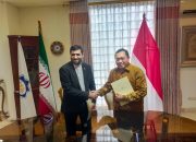 Ketum SMSI Firdaus Tandatangani MoU Bersama Konselor Kebudayaan Iran Ebrahimi