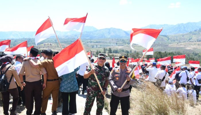 Kasdim 0822 Bondowoso Hadiri Pengibaran Bendera Merah Putih Serentak Rayakan HUT RI ke-79 di Bondowoso