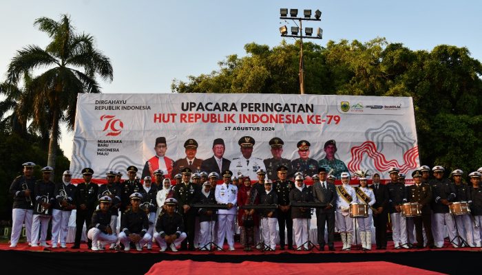 Dandim 0822 Bondowoso Pimpin Upacara Parade Senja, Peringati HUT ke-79 Kemerdekaan RI Dengan Penuh Khidmat