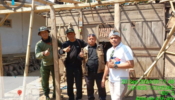 LSM Cakrawala Perbaiki Rumah P.Ahmad di Desa Wonokusumo, Pemilik Ucapkan Terima Kasih