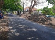 Akibat Tumpukan Material Pasir “Telah Terjadi Laka Tunggal” ( Mengancam Keselamatan Pengguna Jalan)