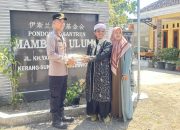 Polsek Sukosari Serahkan Bantuan Bibit Jagung untuk Dukung Kemandirian Ekonomi Pesantren
