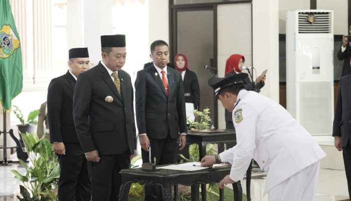 Bupati Bondowoso Kukuhkan 17 Kepala Desa, Perpanjangan Jabatan Berlaku hingga 2027
