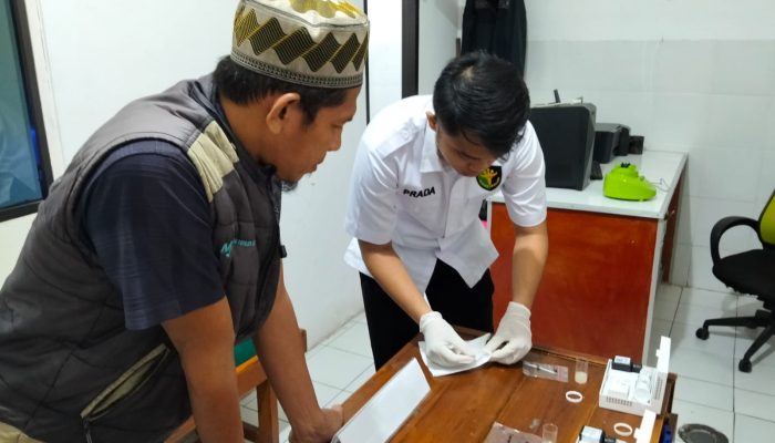 Food Safety : Sidokkes Polres Nganjuk Cek Bahan dan Makanan di SPPG Pace