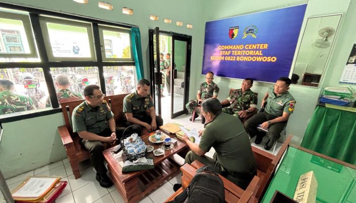 Cek Kesiapan, Kasrem 083/Bdj Pimpin Verifikasi dan Apel Gelar Kendaraan di Makodim 0822 Bondowoso