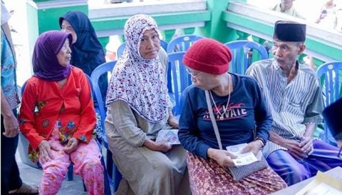 Air Mata di Balik Pengobatan Gratis: Aksi Kemanusiaan MWC NU Sukosari Menyentuh Hati Warga