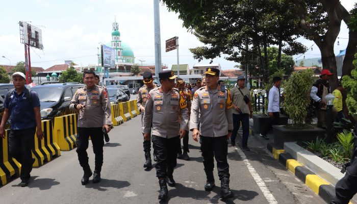 Kapolda Jatim Tinjau Pos Terpadu Pelabuhan Ketapang Pastikan Puncak Nataru Aman Lancar