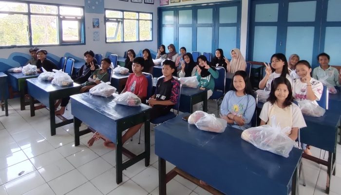 SPPG Al-Amin Salurkan MBG Mingguan ke Siswa SDN 1 Sukosari Meski Libur Sekolah