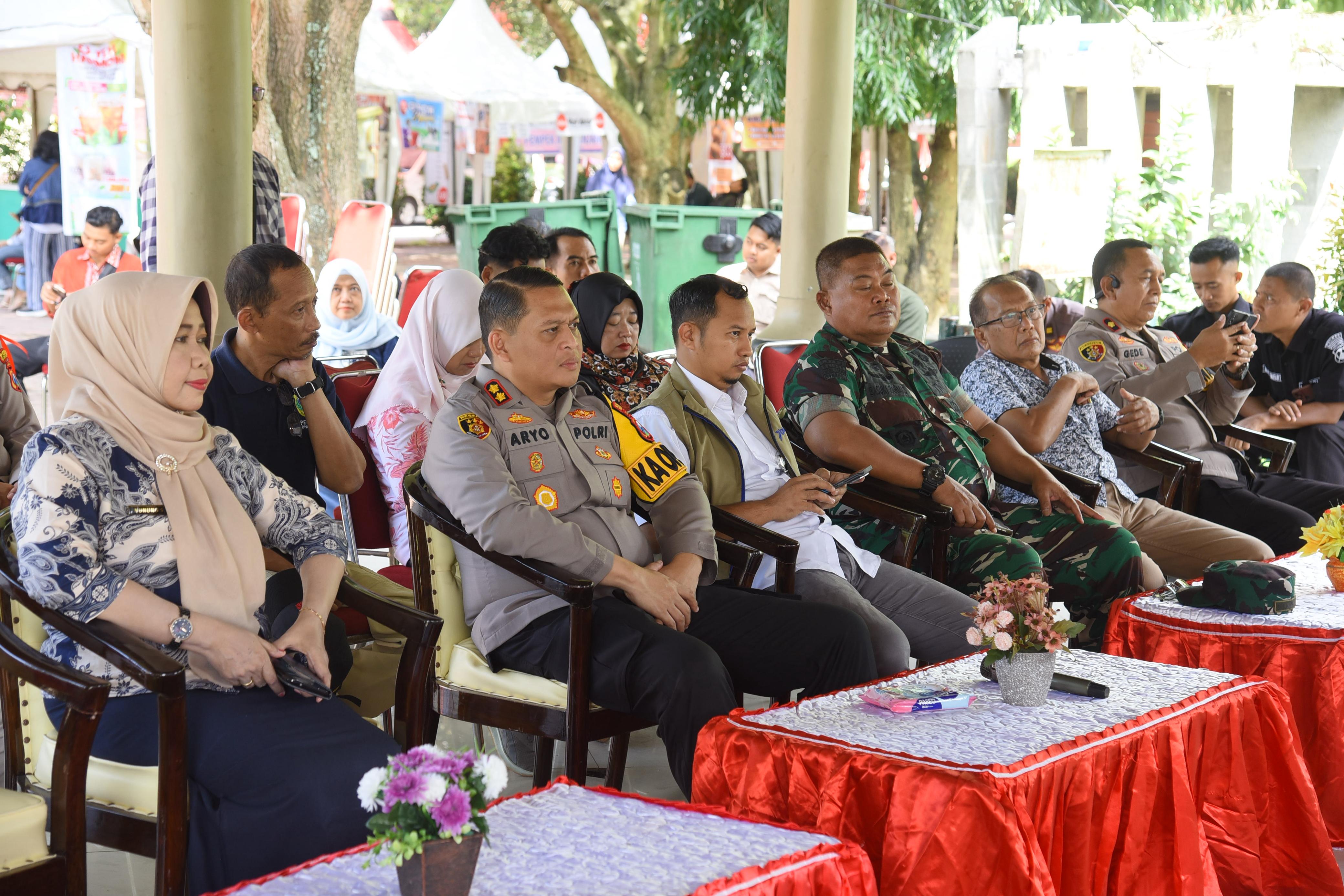 Bantu Warga Dapatkan Sembako Terjangkau, Polres Bondowoso Gelar Gerakan Pangan Murah Polri