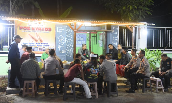 Kapolres Bondowoso Blusukan ke Pos Ronda: Ini Bukti Sinergi Polisi-Rakyat yang Nyata!”