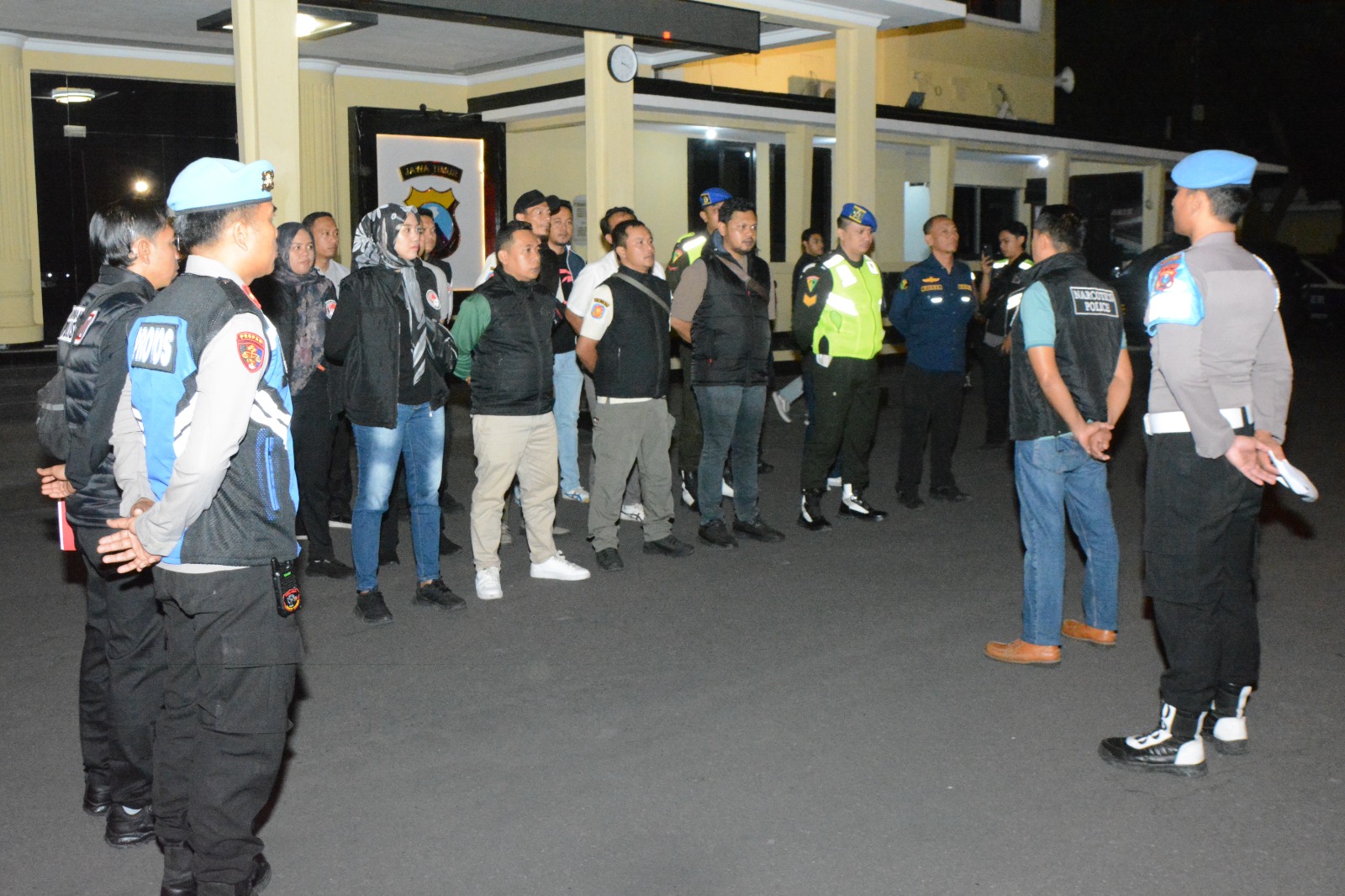 Cegah Peredaran Narkoba di Tempat Hiburan Malam, Kapolres Bondowoso Pimpin Operasi Gabungan